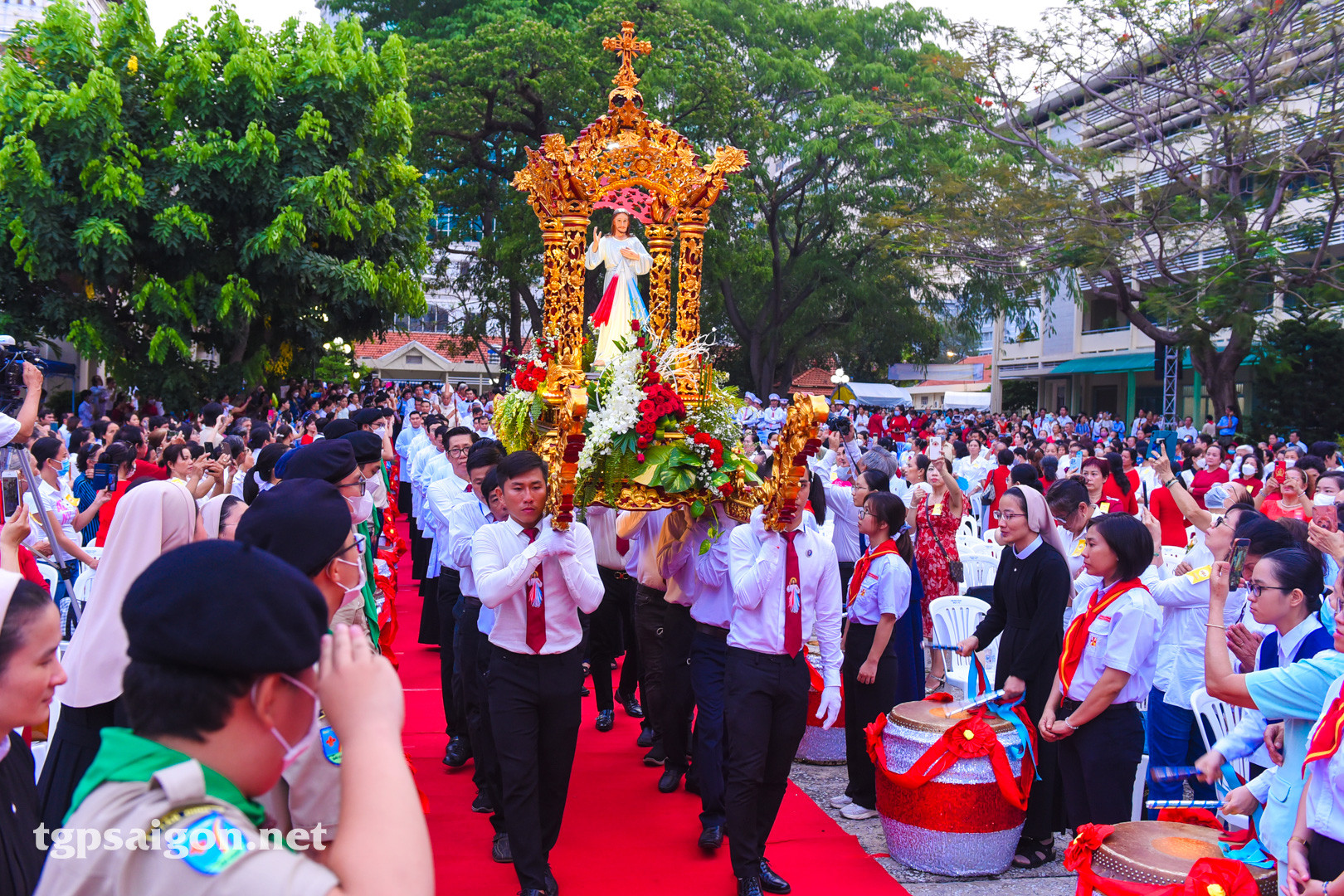 Cổ vũ lòng đạo đức bình dân